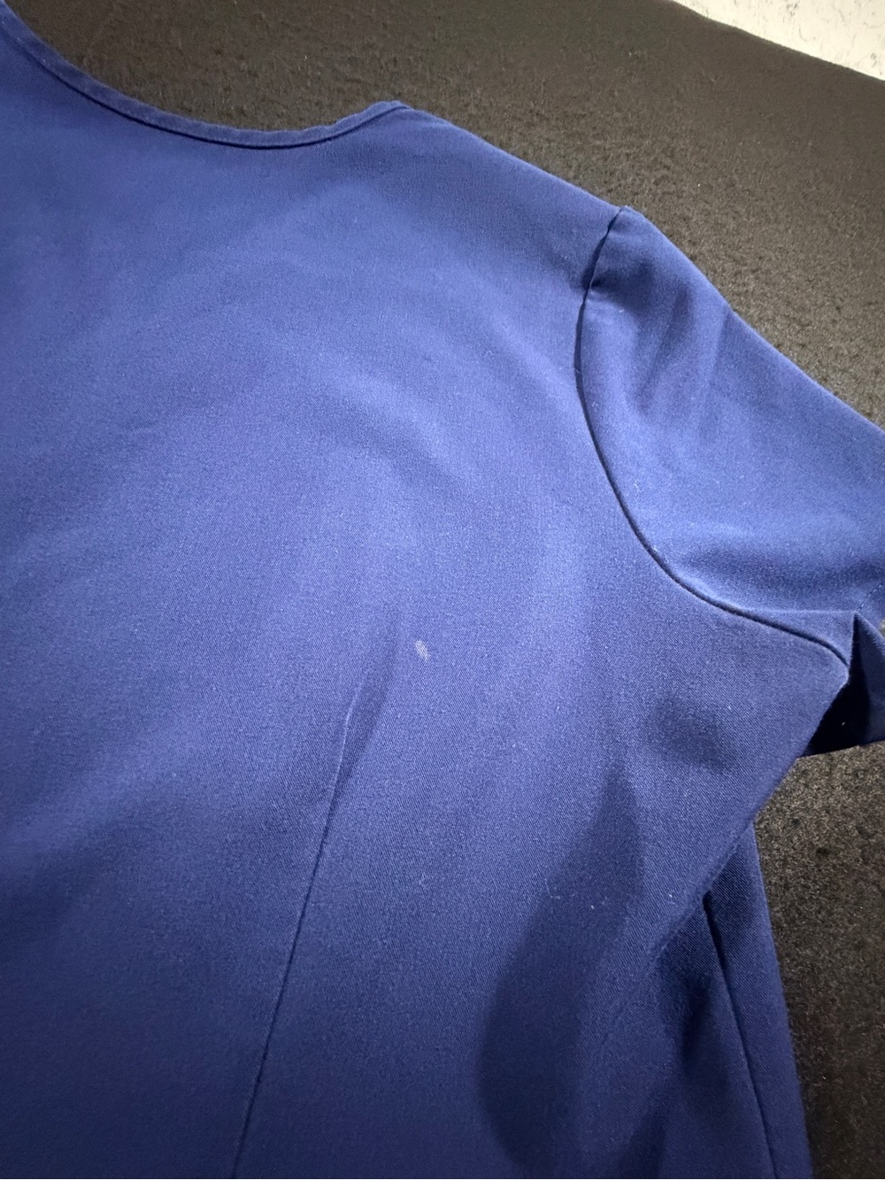 FIGS Navy blue scrub set - Picture 12 of 13
